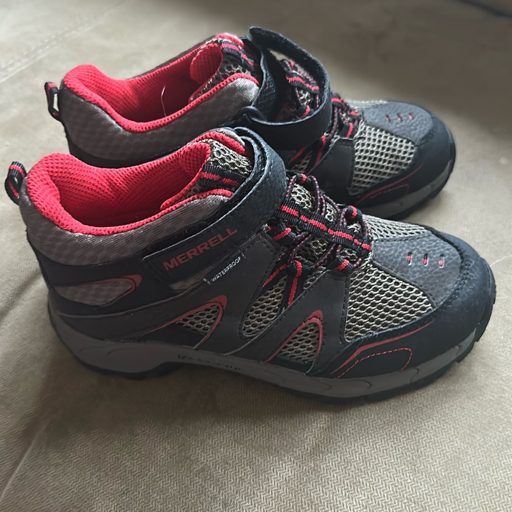 Merrell Boys Hilltop QC MC55626 Waterproof Hiking Boots in Size 1M